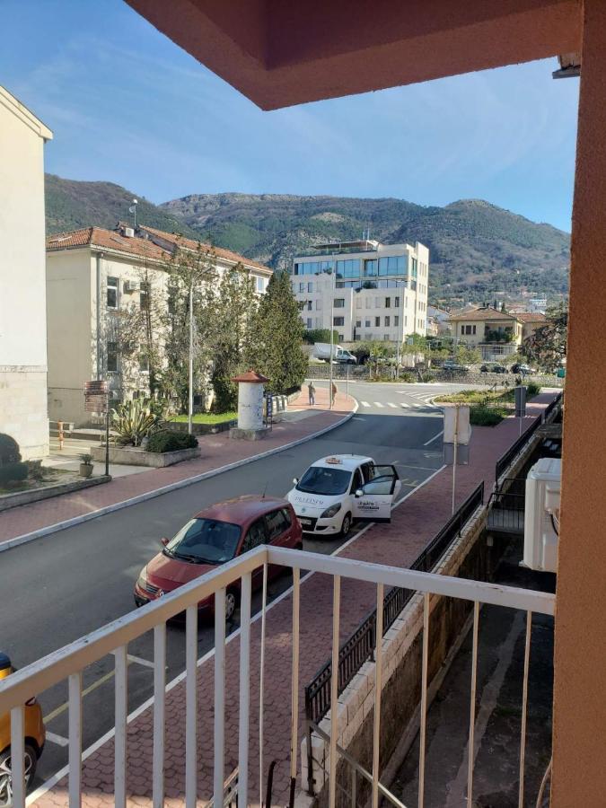 Apartment Bina Tivat Exteriör bild